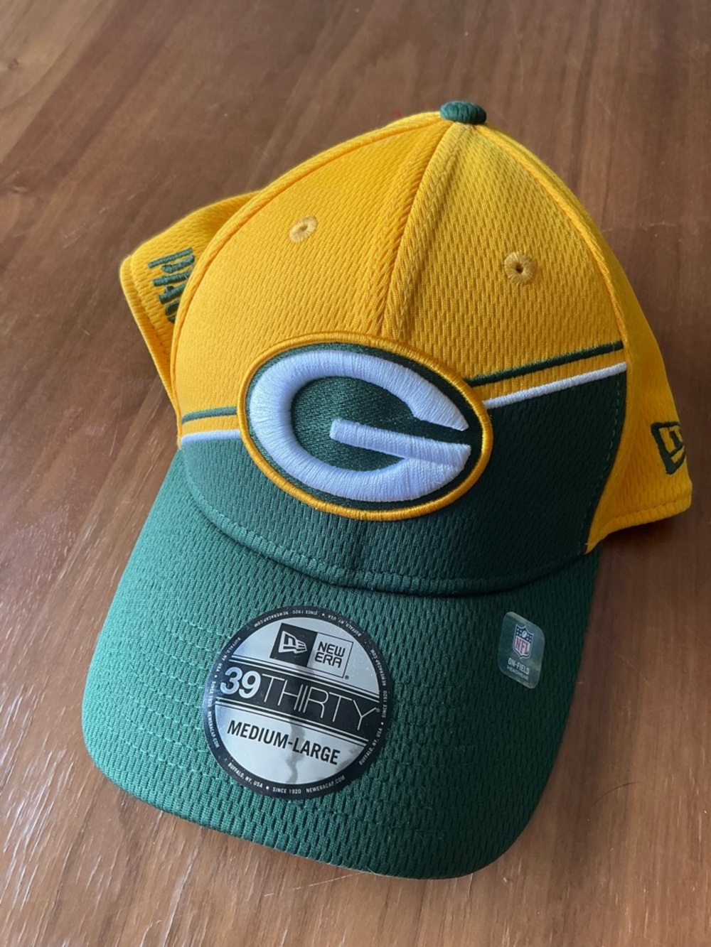 New Era Green & Yellow Green Bay Packers 39THIRTY Stretch Cap